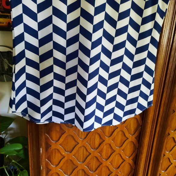 3/$15 Soda Pop Herringbone Printed Tank Blouse - Navy, Size XS - Picture 5 of 15